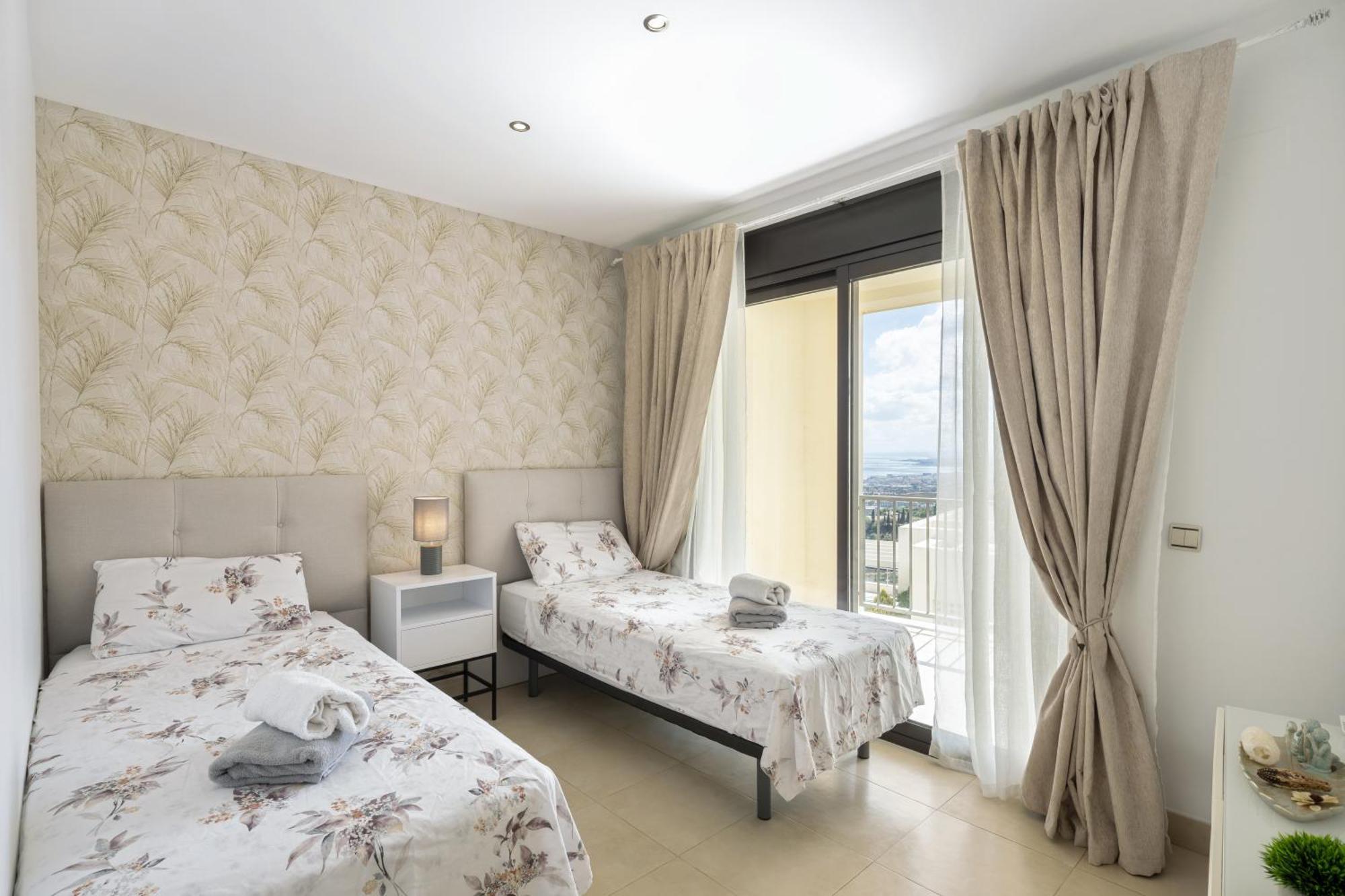 Spectacular Views - Luxury Apartment In Resort - Marbella Hills Exterior photo